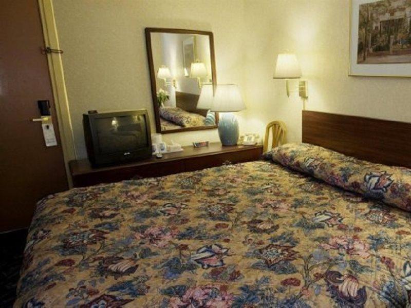 Americas Best Value Inn דירבורן מראה חיצוני תמונה